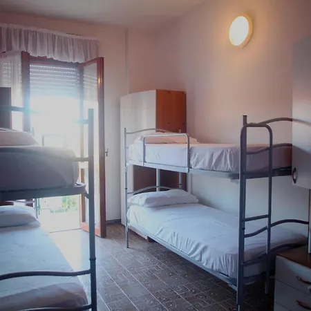 Benvenuti Backpacker Hostel Ρίμινι